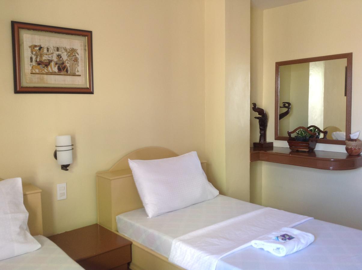 Danel Pensionne House ตาโคลบัน ภายนอก รูปภาพ