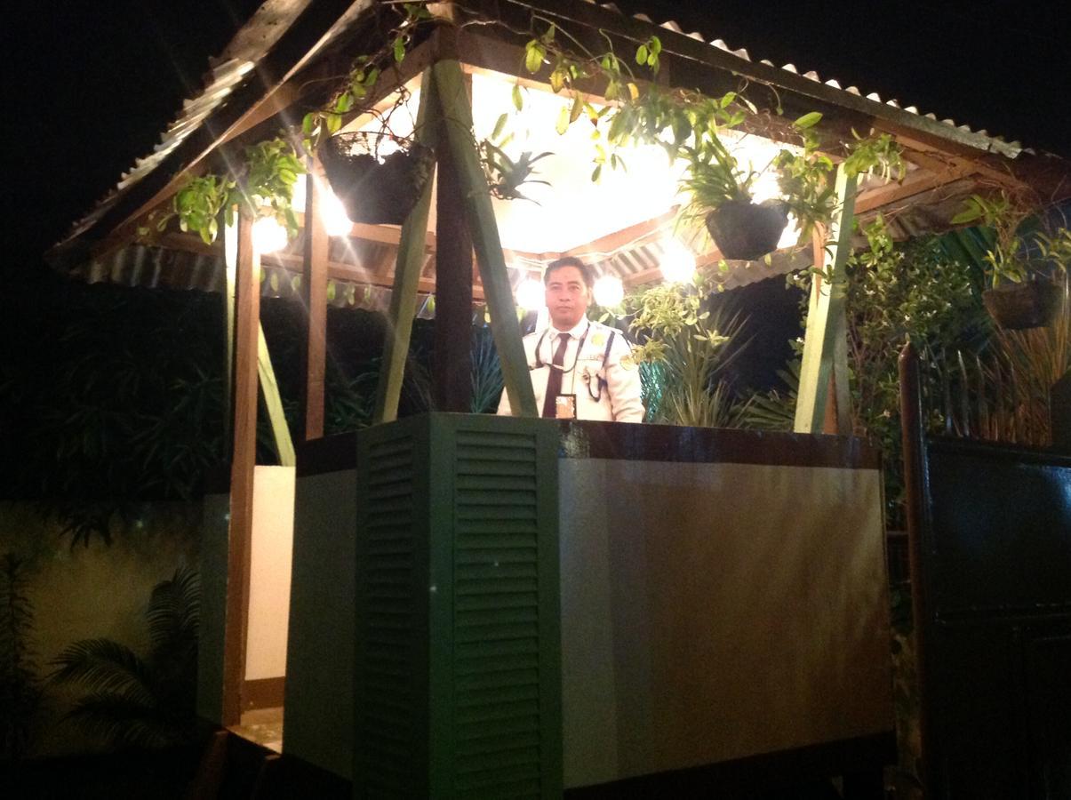 Danel Pensionne House ตาโคลบัน ภายนอก รูปภาพ