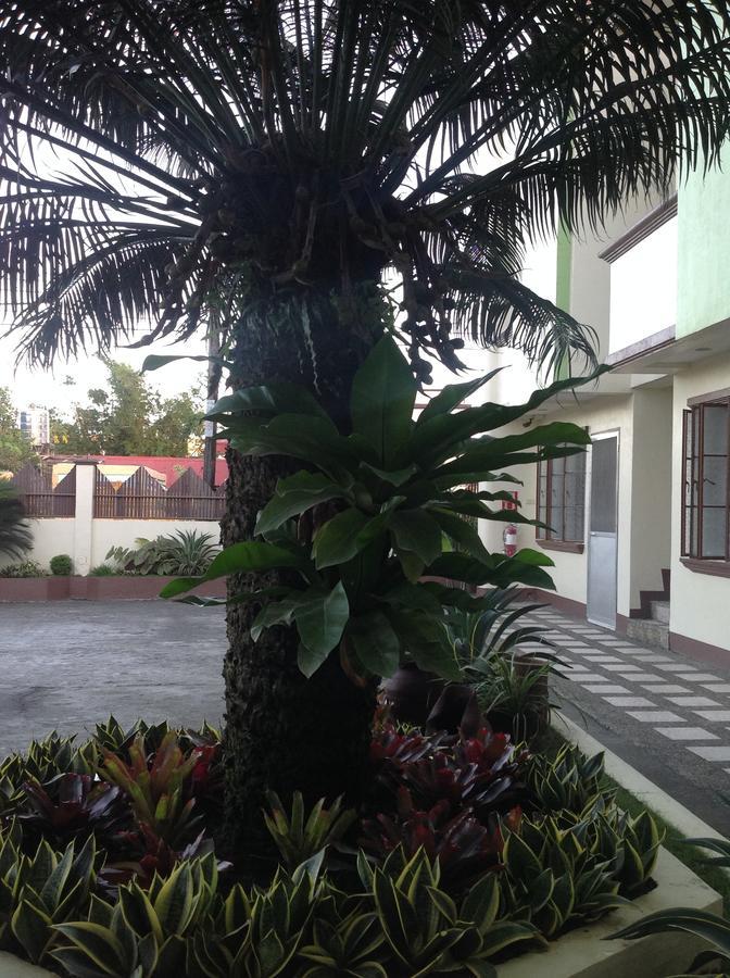 Danel Pensionne House ตาโคลบัน ภายนอก รูปภาพ