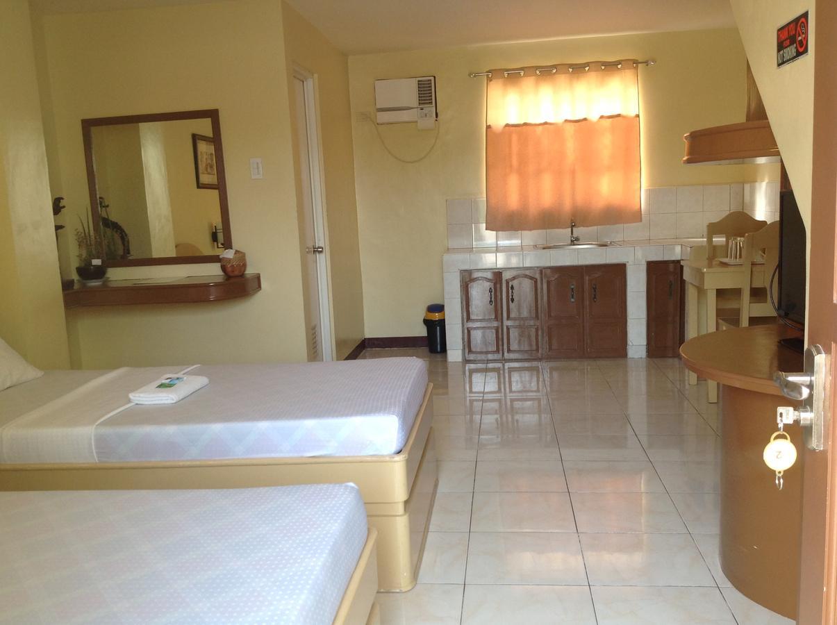Danel Pensionne House ตาโคลบัน ภายนอก รูปภาพ