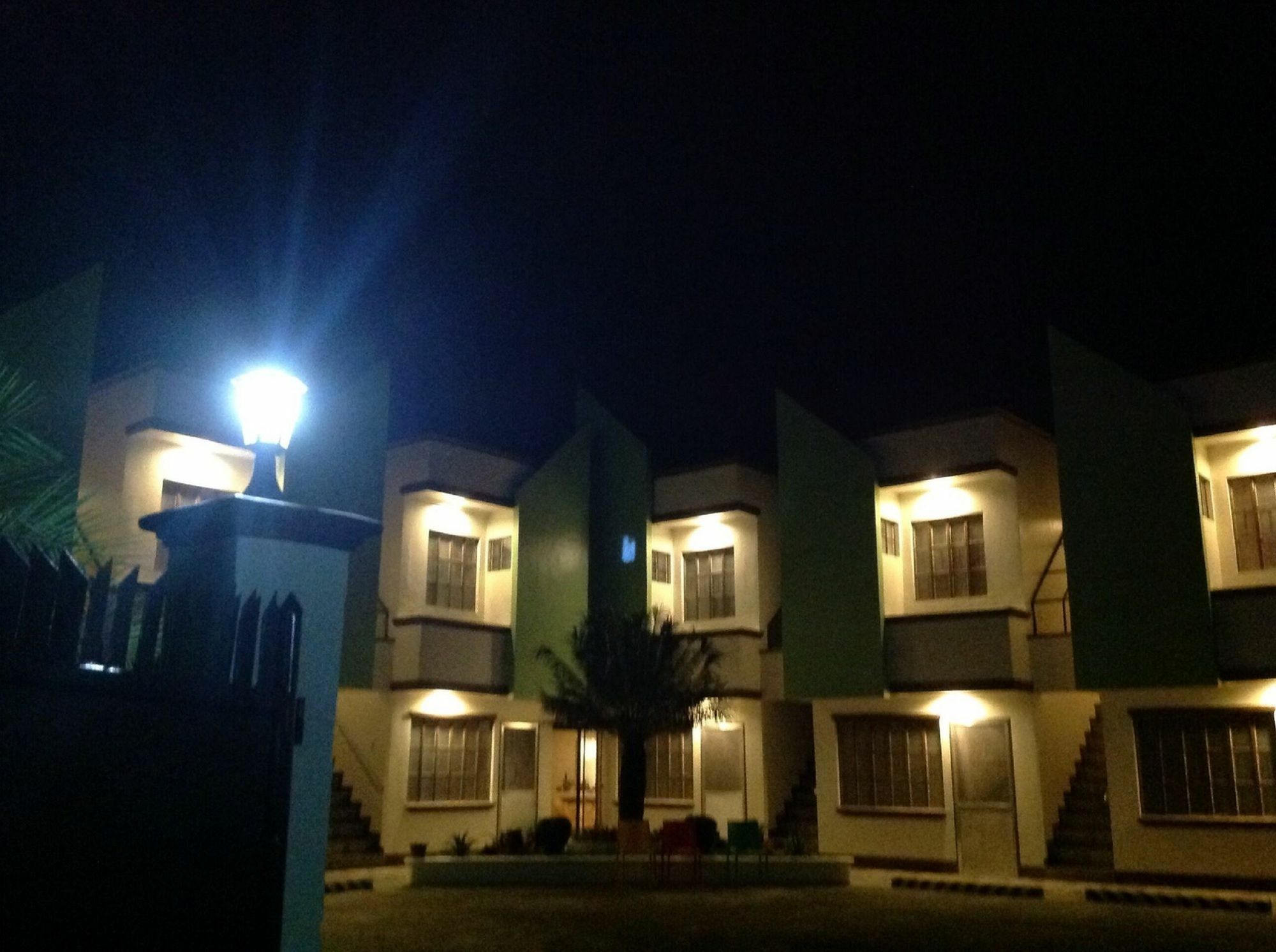 Danel Pensionne House ตาโคลบัน ภายนอก รูปภาพ